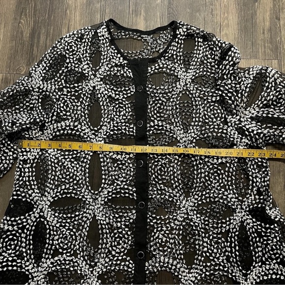 Chicos Travel Collection Needle Stitch Stiff Sheer
Black Silver Thread Jacket L - Picture 11 of 12